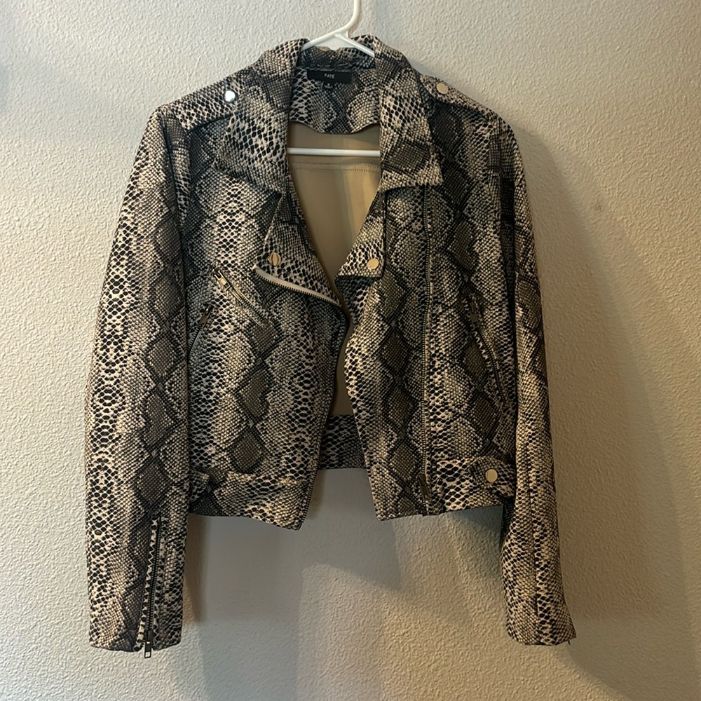 Fate snakeskin print jacket size small